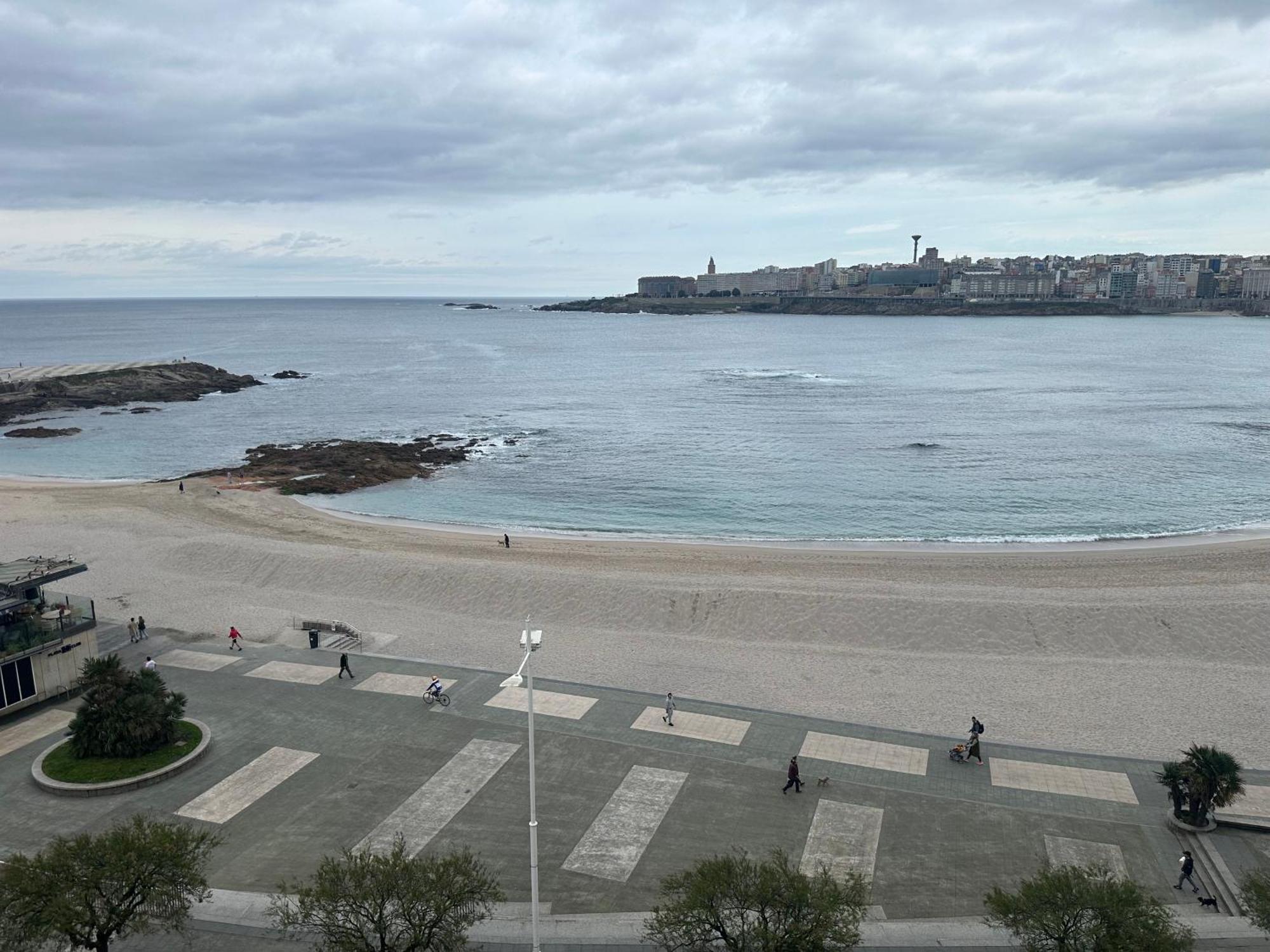 ア・コルーニャPiso Con Vistas A La Playa De Riazorアパートメント エクステリア 写真